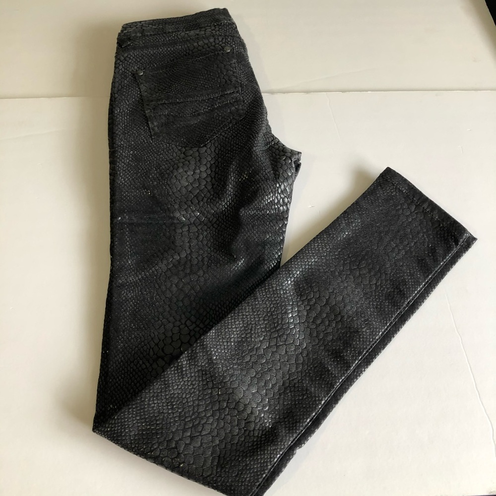 P18 Project Eighteen Skinny Jeans Black Snake Print Women’s size 26/5 Low Rise